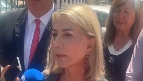 Ζέττα Μακρή για εκβιασμό: «Δεν θα διάλεγα μέλος πάνελ πρωινάδικου να με υποστηρίξει» – Έκοβε τιμολόγιο, ισχυρίζεται ο δημοσιογράφος (βίντεο)