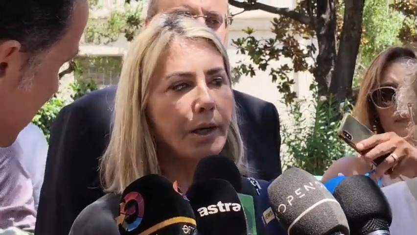 Βόλος: Αναβλήθηκε η δίκη του δημοσιογράφου που κατηγορείται για εκβιασμό της Ζέττας Μακρή – Τι ζήτησε ο δικηγόρος του (βίντεο)