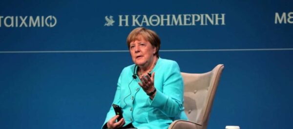 Μέρκελ: «Ο Σόιμπλε ήθελε την Ελλάδα εκτός ευρώ, του τηλεφωνούσα ανά μία ώρα» – «Έβλεπα τον Τσίπρα και έλεγα «ο Θεός να φυλάει»