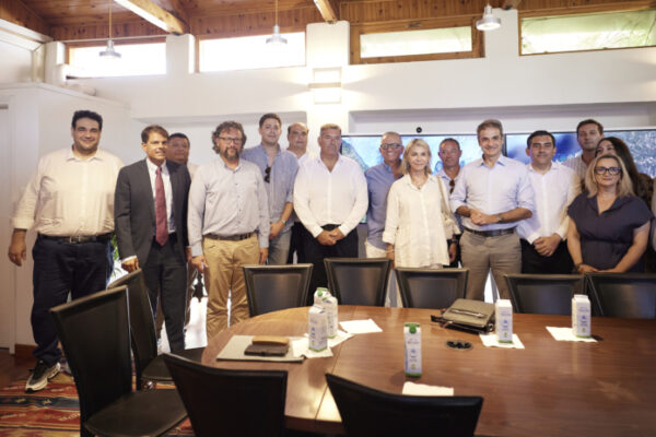 Κ. Μητσοτάκης από Σκιάθο: Κλείνουμε τα αυτιά στην τοξικότητα και εργαζόμαστε σκληρά για να λύνουμε προβλήματα