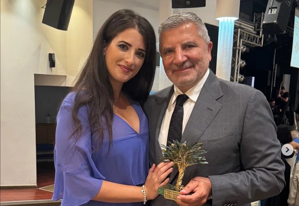 Γιώργος Πατούλης: Απαντά στα αρνητικά σχόλια για τη διαφορά ηλικίας με τη σύζυγό του – «Είναι λεκτική βία» (βίντεο)