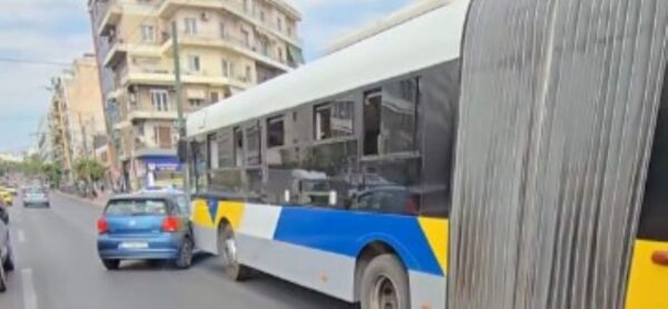 Λεωφορείο συγκρούστηκε με αυτοκίνητο στη λεωφόρο Συγγρού – Έξι τραυματίες, ανάμεσά τους ένα 5χρονο παιδί – Βίντεο