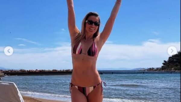 Μαριέττα Χρουσαλά: Οικογενειακές διακοπές στη Μύκονο με τα παιδιά της – Φωτογραφίες