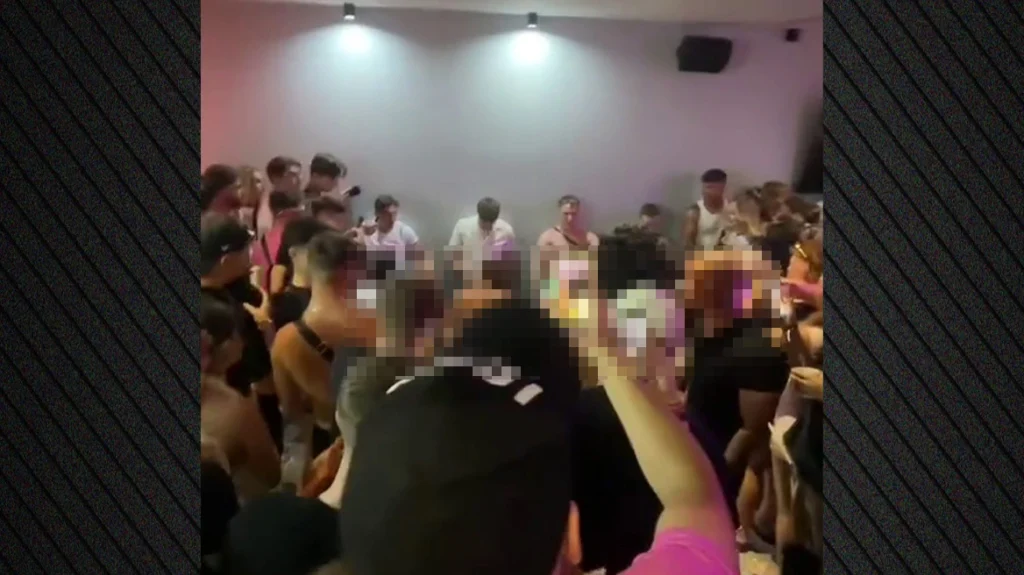 Σάλος στη Ζάκυνθο για τον ερωτικό «διαγωνισμό» μεταξύ τουριστών σε κλαμπ – Ερευνάται η γνησιότητα του βίντεο που κυκλοφόρησε