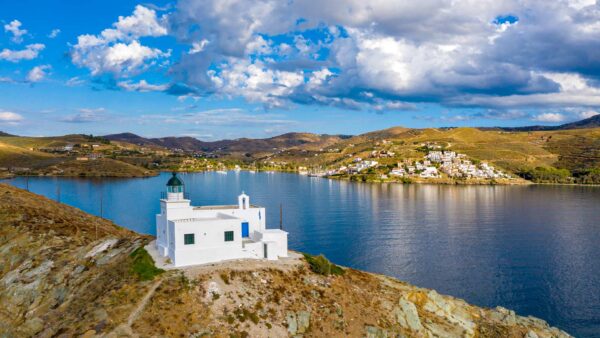 Δεκαπενταύγουστος στη «Φωνή της Ελλάδας» με τους Έλληνες της Διασποράς