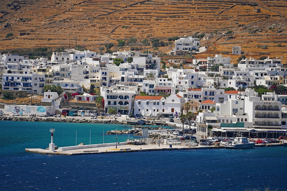 Happy Traveller στην Τήνο – Το Α’ Μέρος, την Κυριακή 3 Αυγούστου, στον ΣΚΑΪ
