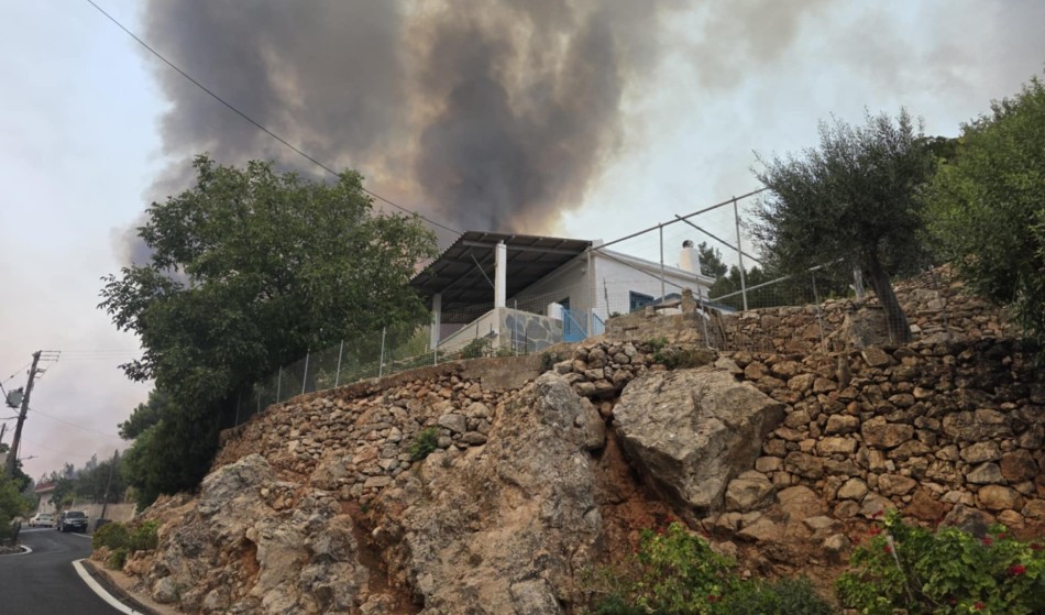 Στο έλεος των πυρκαγιών η χώρα – Δύσκολες ώρες σε Χίο, Πρέβεζα και Ζάκυνθο