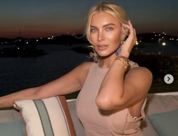 Κατερίνα Κανούργιου: Νέες φωτογραφίες από τις διακοπές της στην Πάρο