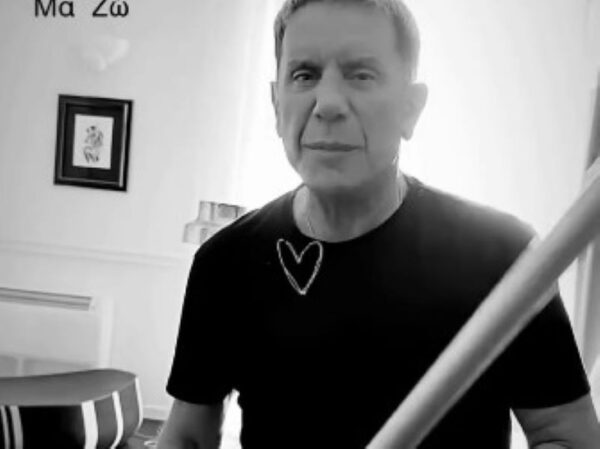 Γιώργος Μαζωνάκης: Κάνει καθαριότητα στο σπίτι του – «Σαββατογενική» , λέει στο βίντεο