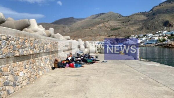 Διάσωση 57 προσφύγων και μεταναστών στη Γαύδο – Ήταν σε μια μικρή ψαρόβαρκα