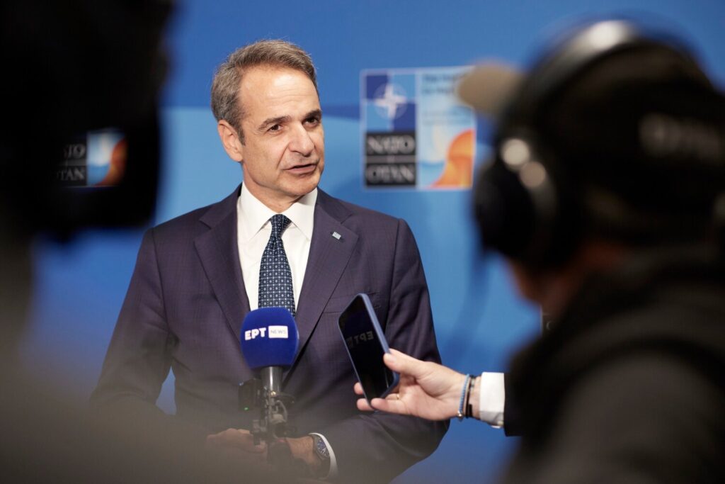 Yπέρ της άμεσης εκεχειρίας τάχθηκε ο Μητσοτάκης στις τηλεδιασκέψεις των Ευρωπαίων για την Ουκρανία