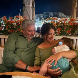 Γιώργος Πατούλης: Νέες φωτογραφίες από τη Νάξο μαζί με την σύζυγό του και τον γιο τους!