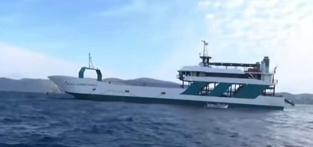 Υπουργείο Ναυτιλίας: Παραπέμπει στον εισαγγελέα την εταιρία για το φέρι μποτ που έπεσε στην ξέρα – Δεν έχει ξεκινήσει αποκόλληση, δεν ενημέρωσε το Λιμενικό για το ατύχημα – Τι καταγγέλλουν επιβάτες (βίντεο)