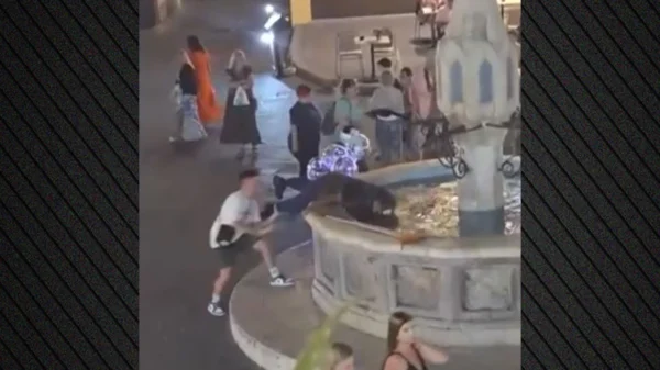 Ρόδος: «Μου έδωσαν χρήματα για να με… αποζημιώσουν» είπε ο άστεγος για το νεαρό που τον έριξε στο συντριβάνι (ηχητικό)