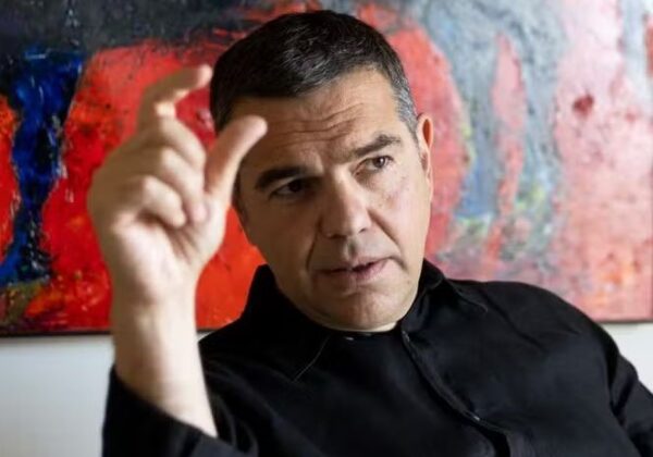 Συνέντευξη Τσίπρα στη Le Monde: Μου λείπει η ενεργός πολιτική και η επαφή με τους ψηφοφόρους