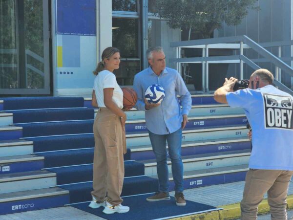 ΕΡΤ1: Backstage στα γυρίσματα του τρέιλερ της «Αθλητικής Κυριακής»