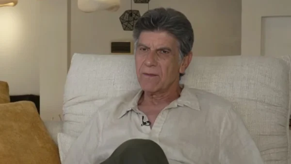 Γιάννης Μπέζος: Οι καλλιτέχνες δεν δικαιούνται να λένε κουράστηκα, τους λέω «να πάτε στην οικοδομή να ξεκουραστείτε» (βίντεο)