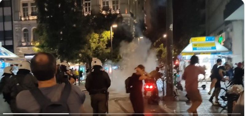 Επεισόδια μετά τη συγκέντρωση στο Σύνταγμα για τα Τέμπη