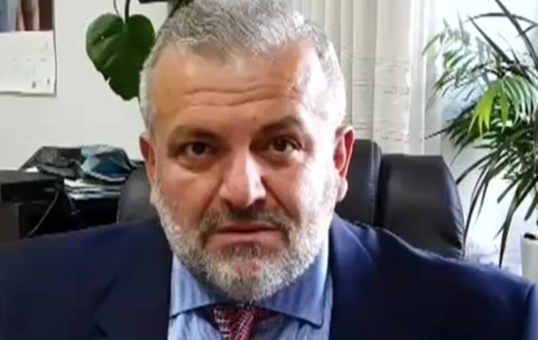 Γιατρός από την Αμαλιάδα έπεσε θύμα ληστείας στο Μετρό – Αναγκάστηκε να ζητιανέψει για να επιστρέψει (βίντεο)