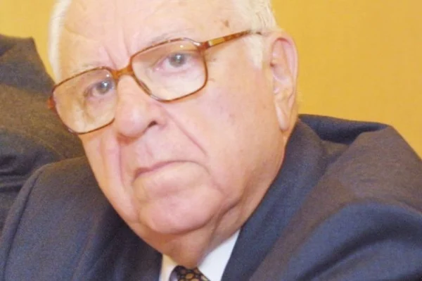 Η ΕΣΗΕΑ αποχαιρετά τον Γιάννη Καιροφύλα