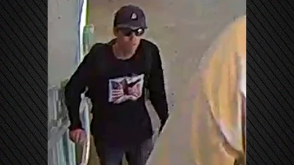 Τσάρλι Κερκ: Νέο βίντεο από τη διαφυγή του υπόπτου για τη δολοφονία του συντηρητικού ακτιβιστή  καθώς συνεχίζεται το ανθρωποκυνηγητό