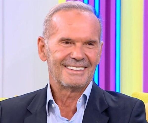 Πέτρος Κωστόπουλος: Μιλάει πρώτη φορά για τον θάνατο του αδελφού του – «Η μάνα μου δεν επανήλθε ποτέ» (βίντεο)