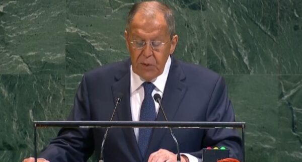 Λαβρόφ απειλεί ΝΑΤΟ και ΕΕ: «Οποιαδήποτε επιθετικότητα κατά της χώρας μου θα αντιμετωπιστεί με αποφασιστική απάντηση».