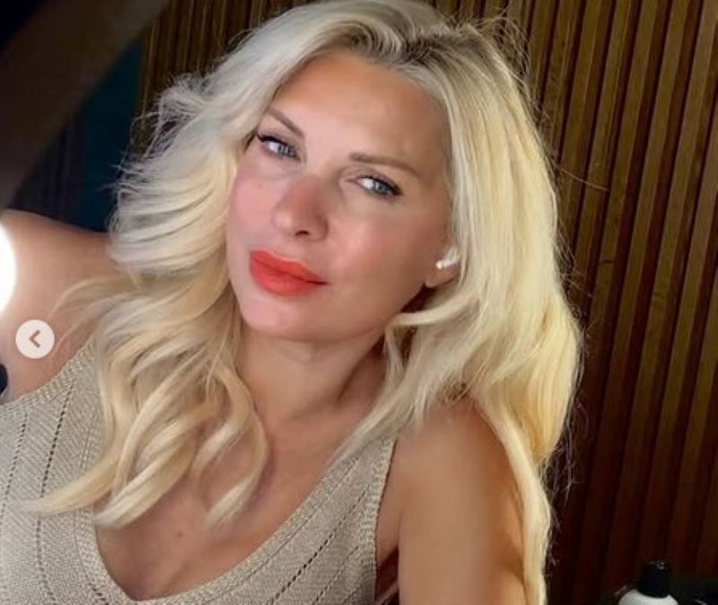 Ελένη Μενεγάκη: Οι selfie φωτογραφίες και το μήνυμα της