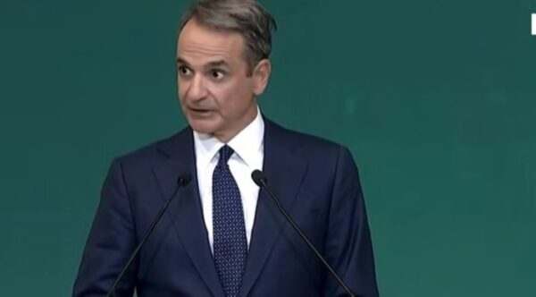 Μητσοτάκης από  ΔΕΘ: Μηδενικός φόρος για νέους έως 25 ετών  και οικογένειες με 4 παιδιά – Μείωση φορολογικών συντελεστών κατά 2% για όλους – Μειωμένος συντελεστής για ενοίκια έως 25.000 ευρώ