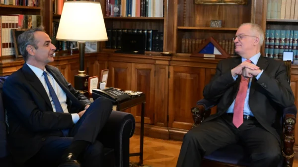 Κ. Μητσοτάκης: Μειώνουμε φόρους, αυξάνουμε μισθούς, στηρίζουμε την οικογένεια – Κάθε χρόνο θα επιστρέφουμε το πλεόνασμα στην κοινωνία