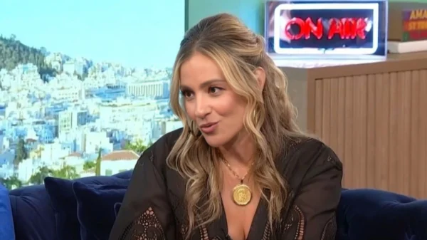 Νατάσσα Μποφίλιου για το viral βίντεο με τον πατέρα της: Ήταν μια πράξη οικειότητας, δεν δίστασαν να σύρουν τη σχέση μας στη λάσπη (βίντεο)