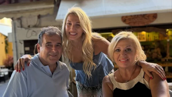 Κωνσταντίνα Σπυροπούλου: Η φωτογραφία με τους γονείς της