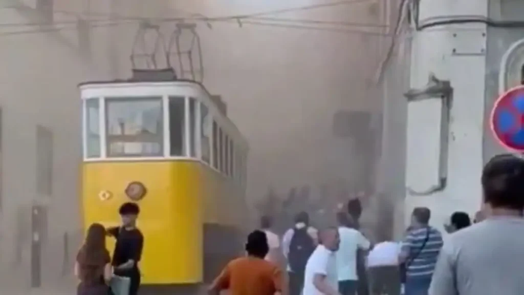 Πορτογαλία: Εκτροχιάστηκε το ιστορικό τελεφερίκ Γκλόρια στη Λισαβόνα – Τουλάχιστον τρεις νεκροί και δεκάδες τραυματίες