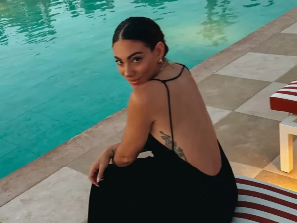 Ευρυδίκη Βαλαβάνη: Oι φωτογραφίες από τον γάμο της αδελφή της στην Κύθνο