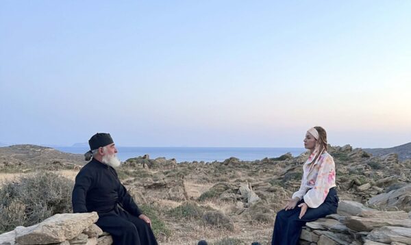 ΕΡΤ1 – Κυριακή 28.09.2025 – «Ό,τι αξίζει» με την Ίνα Ταράντου – Ένα ξεχωριστό οδοιπορικό στη μαγευτική Ίο