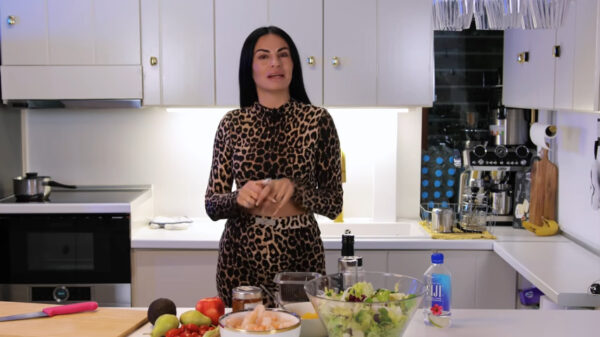 Δήμητρα Αλεξανδράκη για Δημήτρη Αλεξάνδρου: Είμαστε μια χαρά, δεν πέφτει λόγος σε κανέναν (βίντεο)