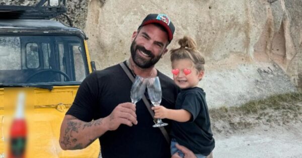 Δημήτρης Αλεξάνδρου: To βίντεο με τον μικρό Πάρη – «Με διάθεση πάμε σχολείο»