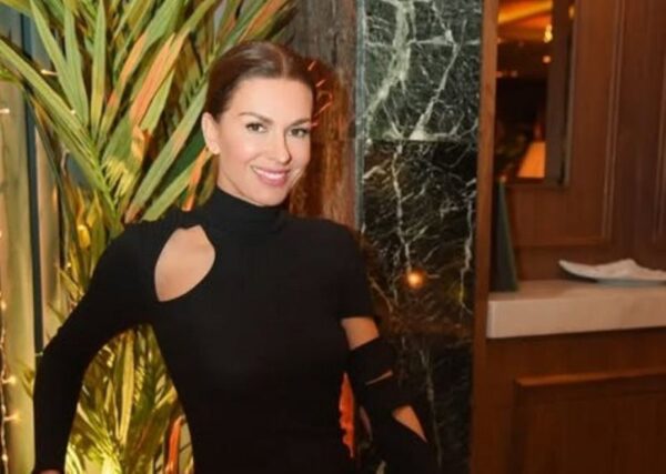 Η Τζίνα Αλιμόνου: «Ζήτησα αμέσως βοήθεια – Χειροδίκησε, με έσπρωξε και με έβριζε», λέει για τον πρώην σύντροφο της