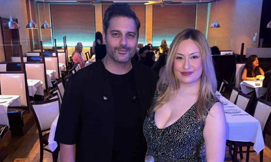 Elaina-Xρήστος Πέρρας: Οι Έλληνες ερμηνευτές που ξεσηκώνουν με τα live τους την ομογένεια στη Νέα Υόρκη – «Βροχή» τα δολάρια
