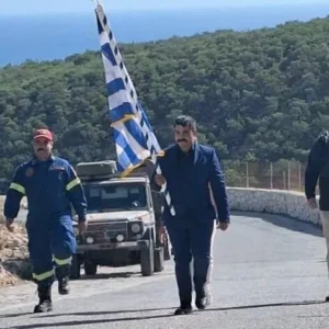 Γαύδος: Ο εορτασμός της εθνικής επετείου του ΟΧΙ χωρίς μαθητές για πρώτη φορά – Στρατός και κάτοικοι ύψωσαν τη σημαία ψηλά