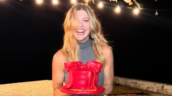 Κλέλια Ανδριολάτου: Γιόρτασε τα γενέθλια της στους Παξούς – Οι χοροί και το γλέντι (φωτογραφίες&βίντεο)