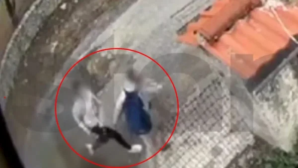 Τρίπολη: Βίντεο από τη συμπλοκή με μαχαίρια μεταξύ ανηλίκων – Σοκάρουν οι κραυγές – Στην Εντατική 12χρονος