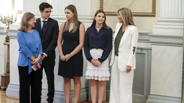 «Έλεος με τα fake news»: Η Σοφία Μητσοτάκη απαντά για τα εισιτήρια με τους Boston Celtics, το ποπ κορν και την coca cola του πρωθυπουργού στη Βοστώνη