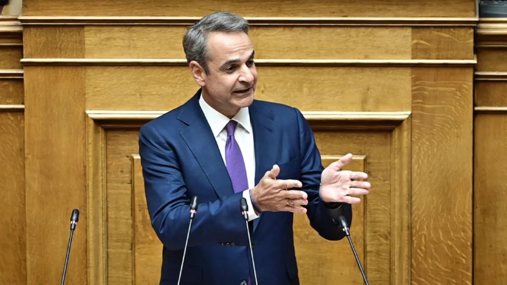 Βουλή – Μητσοτάκης: Το μνημείο του Άγνωστου Στρατιώτη είναι χώρος ιερός δεν ανήκει σε καμία κυβέρνηση, κόμμα, οργάνωση ή πρόσωπο»