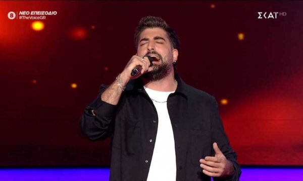 Ο Κωνσταντίνος Αγγελόπουλος είπε τον «Παλιόκαιρο» και εξασφάλισε μια θέση στο The Voice