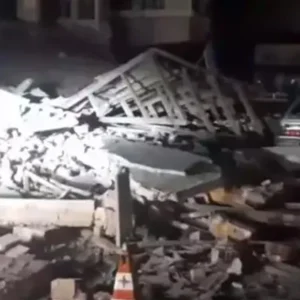 Σεισμός 6,1 Ρίχτερ στην Τουρκία: Κατέρρευσαν κτίρια στο Σιντίργκι – Έγινε αισθητός και σε νησιά του Αιγαίου, δείτε βίντεο