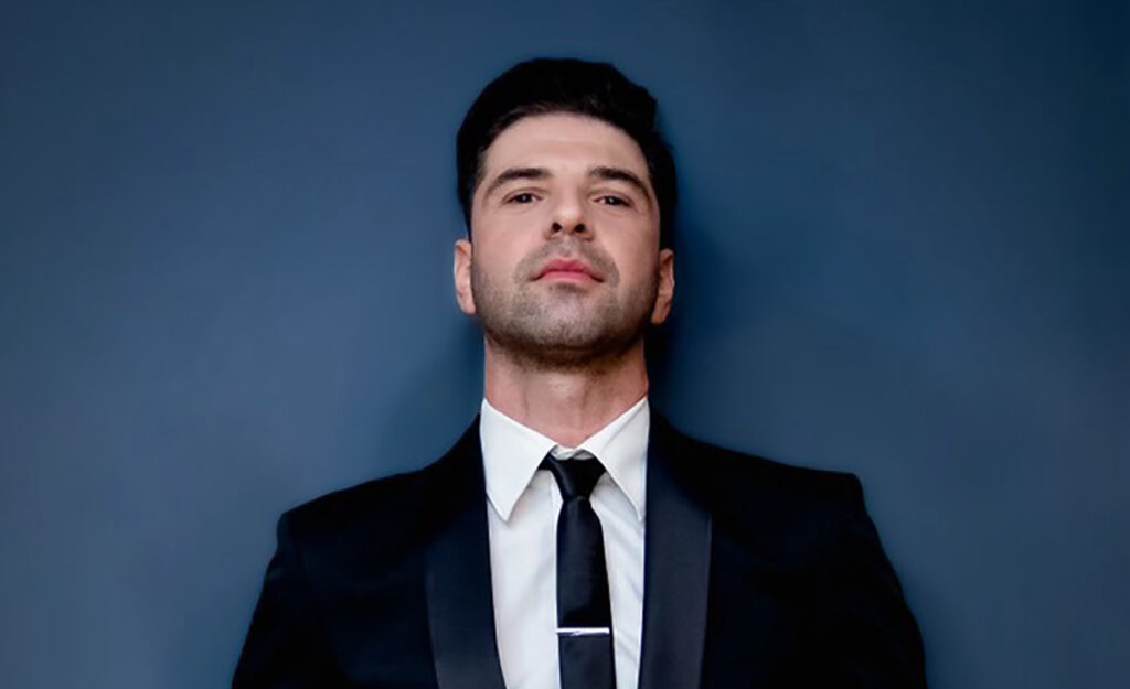 Τόλης Δαμιανός – Τα 6 singles από τη Spicy και οι Live εμφανίσεις στο Άβατο