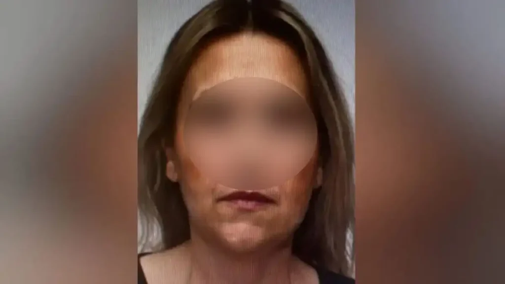 Τρίκαλα: Μαρτύρησε στα χέρια του γιού της η 54χρονη – Έσφιγγε με πετσέτα τον λαιμό της μέχρι να ξεψυχήσει