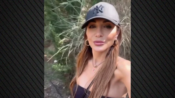 Δέσποινα Βανδή: “Θα έρθουν να μας σώσουν”, έλεγε η Δέσποινα Βανδή πριν έρθει το περιπολικό – Βίντεο