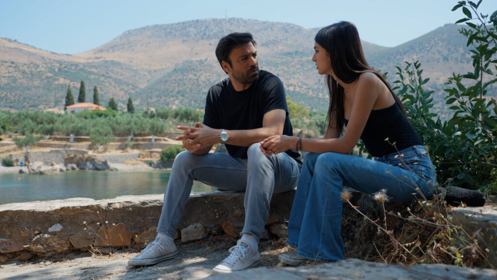 H Γη της Ελιάς: Η Βασιλική πιάνει τον Στέφανο με άλλη – Η Ισμήνη και Αριάδνη τσακώνονται  (Βίντεο)